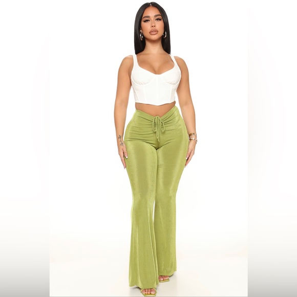 Fashionnova flare pants - Picture 2 of 3